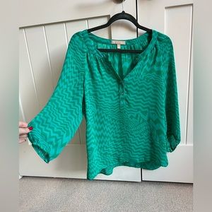 Banana Republic Blouse. Fun zigzag pattern in green/blue. Great condition.